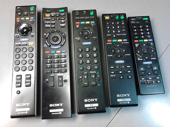 Sony TV kaukosäätimiä