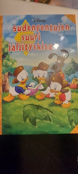 7 kpl disneyn kirjoja