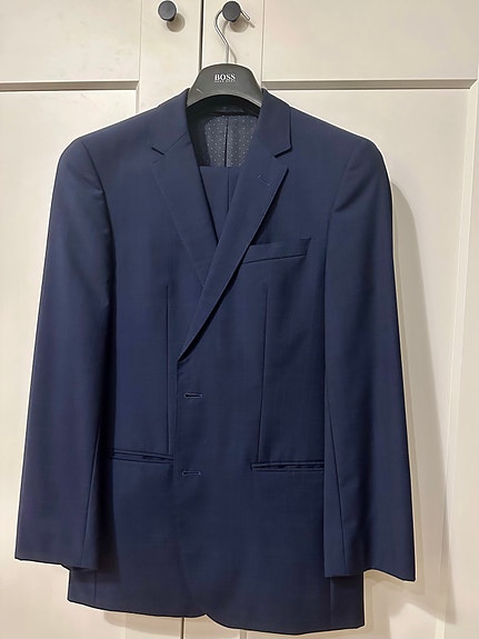 Hugo Boss Miesten Puku Koko 46 Sininen