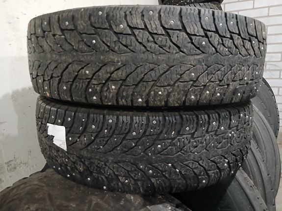 205/75R16C Nokian Hakkapeliitta C4 pari.