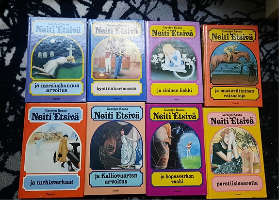 Neiti Etsivä -kirjoja