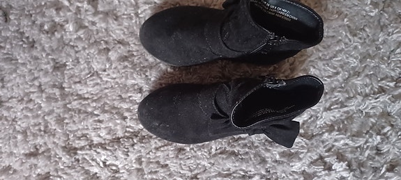 H&M Lasten Nilkkurit koko 26 mustat tytöille