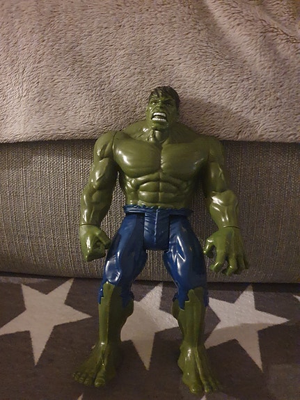 Hulk nukke