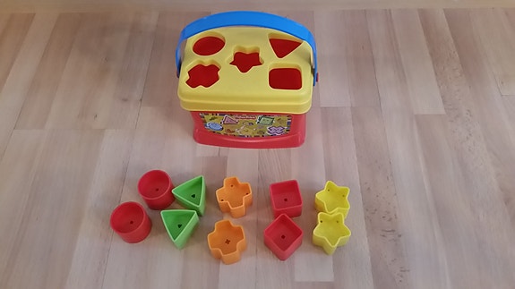 Fisher Price palikkalaatikko punakeltainen