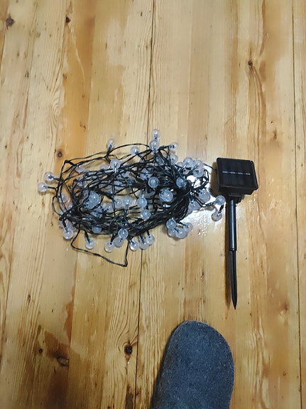 Piha valaistus  aurinkopanelilla ja hämäräkytkimellä