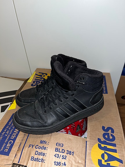 Adidas kengät tennarit