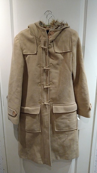 Beige talvitakki