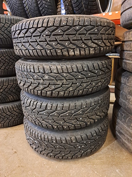 185/65R15 92T Tigarin nastarenkaat + vanteet 4x108 KR65,1 ET20 (arviolta)