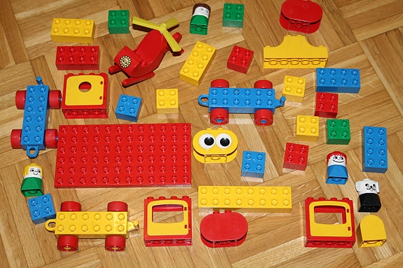 80-luku LEGO ERÄ vanhoja leluja Dublo palikka palikoita Legoja Duploja vintage