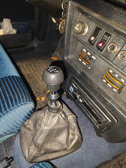 Volvo vaihdekepin nuppi 240 740 940
