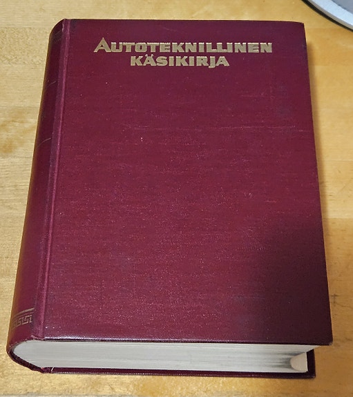 Vanha autoteknillinen käsikirja