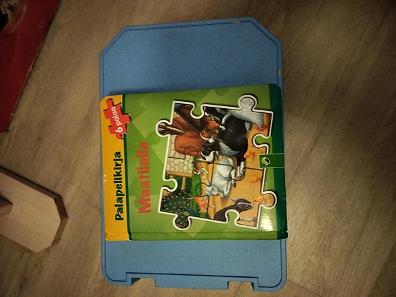 Palapelikirja Maatilalla