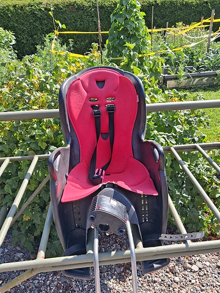 Lasten turvaistuin polkupyörään