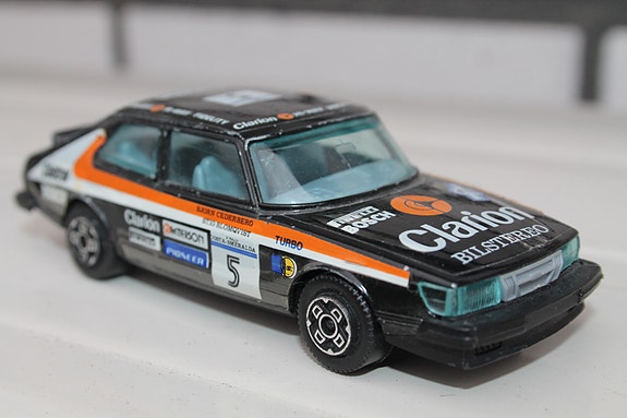 Saab 900 Turbo ralliauto 80-luku vintage Stig Blomqvist Italia leikkiauto metal