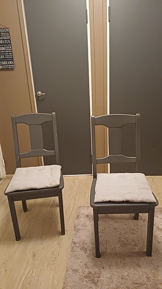 Vanhat puiset keittiön tuolit (2 kpl)