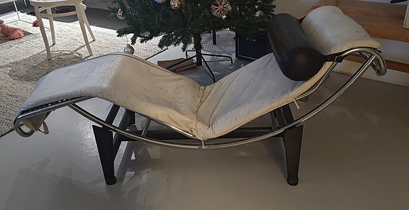 Nahkainen divaani/lepotuoli
