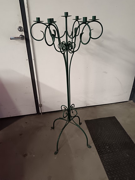 Metallinen kynttelikkö vihreä