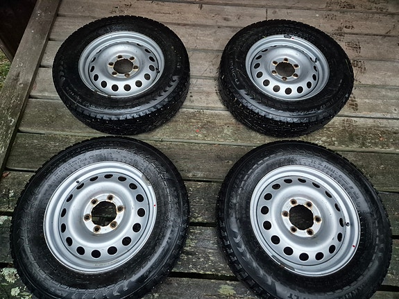 Hilux vanteet.