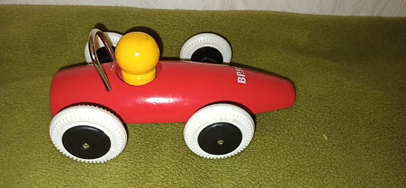 Brio puinen kilpa-auto