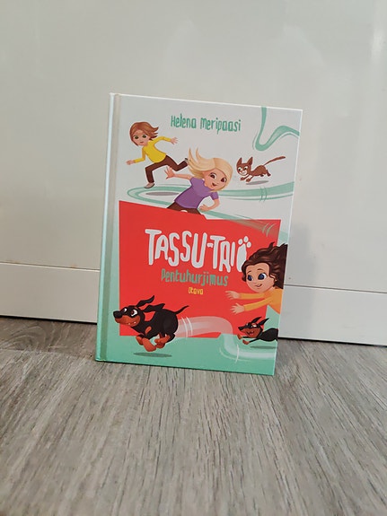 Helena Meripaasi Tassu-Trio Pentuhurjimus Lastenkirja