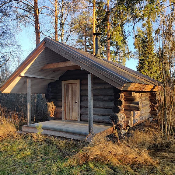 Isohirsinen vierasmaja
