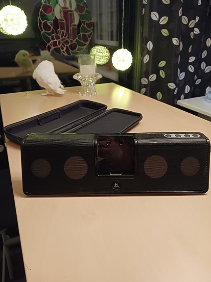 Logitech mm50 kannettava kaiutin