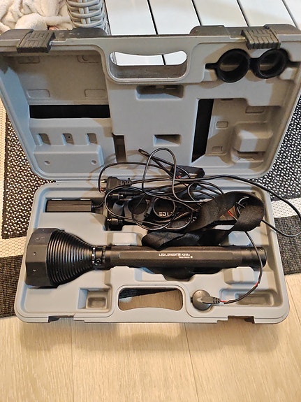 Led lenser x21R.2 tehokas valo