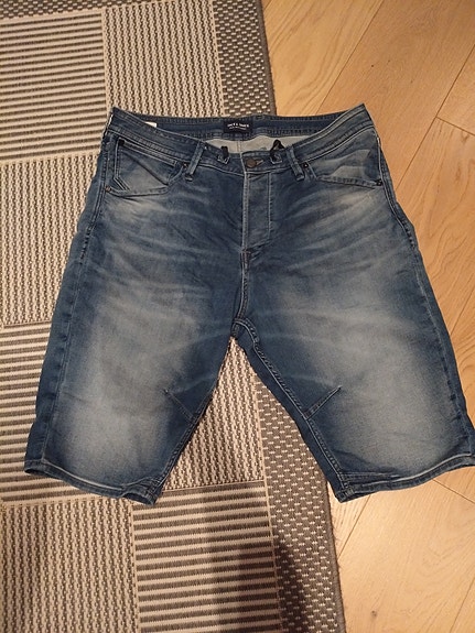 Jack and Jones farkkushortsit