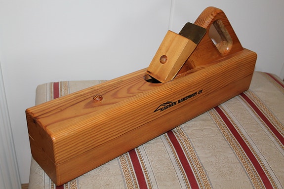 Juopon höylä pullopiilo Suomi 80-luku Karhen Rakennus Oy 44cm puuhöylä vintage