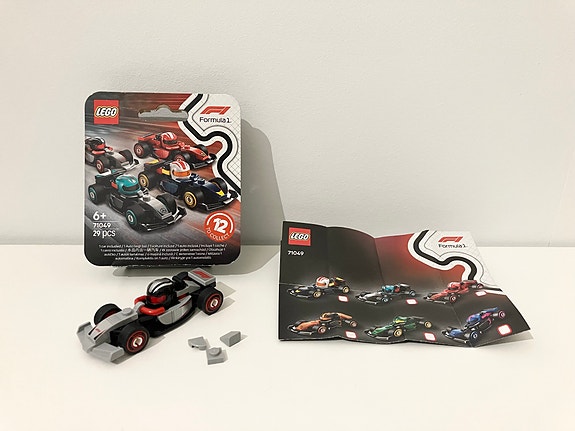 LEGO Minifigures 71049 Keräiltävä F1-kilpa-auto, F1