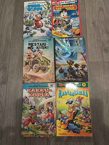 Disney Aku Ankka sarjakuvakirjat kokoelma