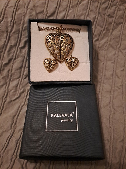 Kalevala Onnen sydän kaulakoru ja korvakorut
