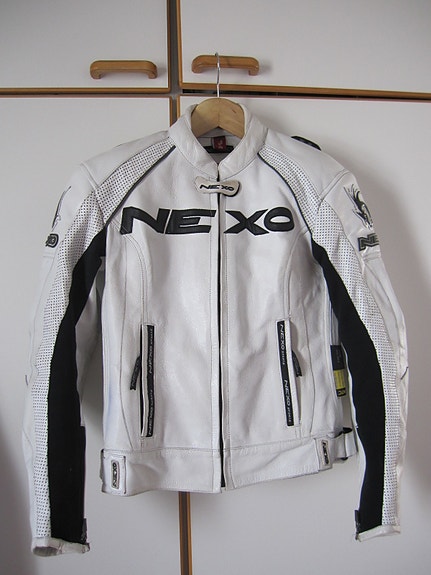 NEXO - AJOTAKKI NAHKAA