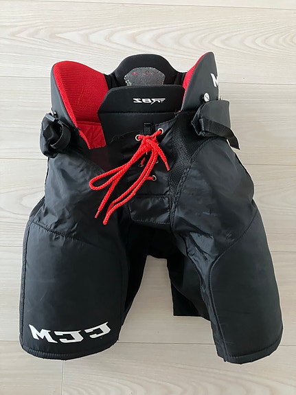 CCM RBZ 110 Jääkiekkohousut, koko 160-170 cm, kuin uusi