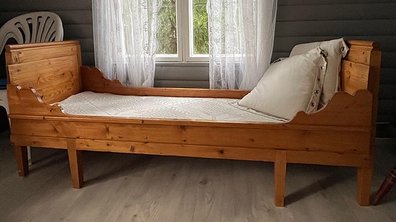 Sivustavedettävä sänky