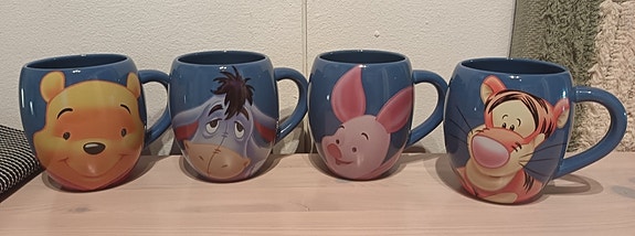 Disney mukit 4 kpl