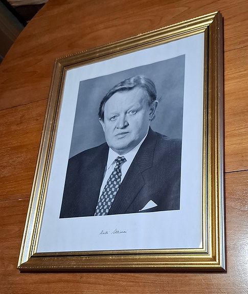 Martti Ahtisaari Potretti "Vara-Mara"