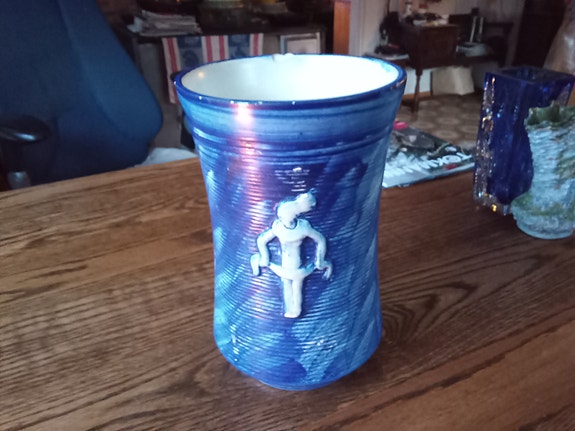 Art Deco. Kupittaan saven sininen ruukku, Kerttu Suvanto- Vaajakallio.