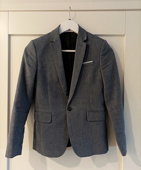 Poikien sininen H&M bleiseri