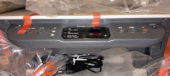 4 värikasettia + monitoimitulostin Canon Pixma MP 150