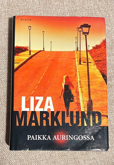 Liza Marklund Paikka Auringossa kirja