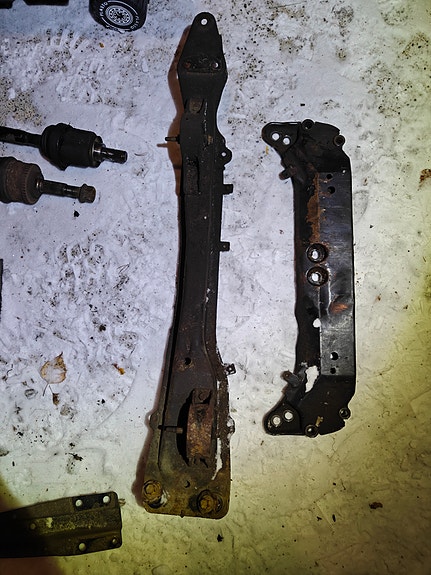 Nissan Primera P12 apurunkopalkit