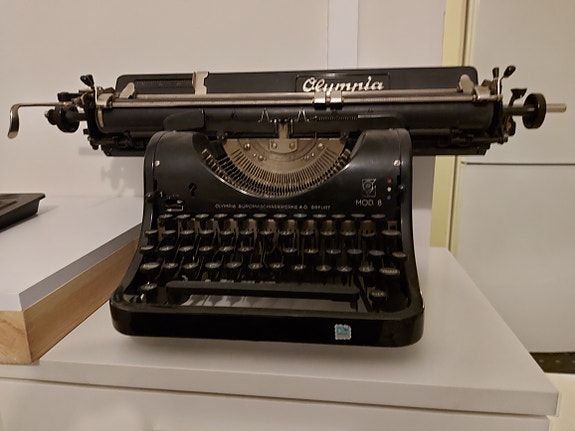 Vanha Antiikki Olympia kirjoituskone