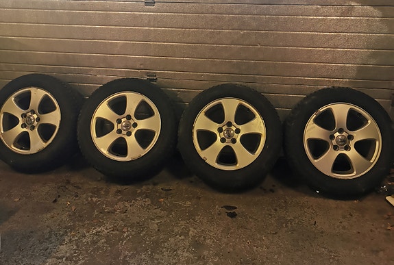 Volvo 16" alumiinivanteet nastarenkailla