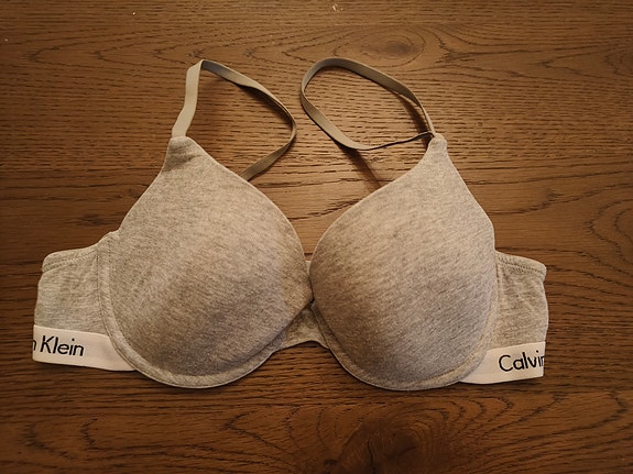 Calvin Klein rintaliivit