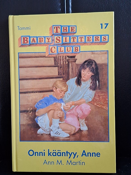 Myydään The Baby-Sitters Club Onni kääntyy, Anne kirja.