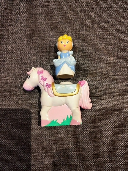 Prinsessa ja hevonen. MegaBlocks-tyyppisiä legoja