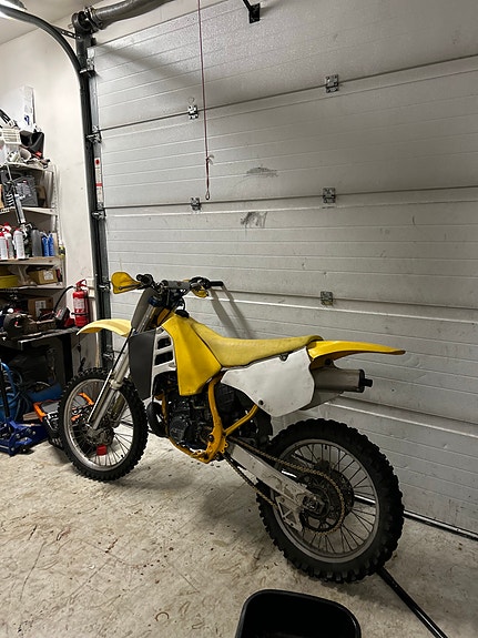 Suzuki RM 250 osina