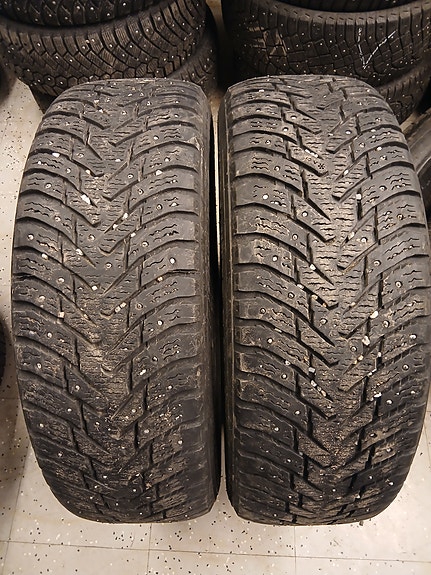 215/65R17 Nokian Hakkapeliitta 8 pari