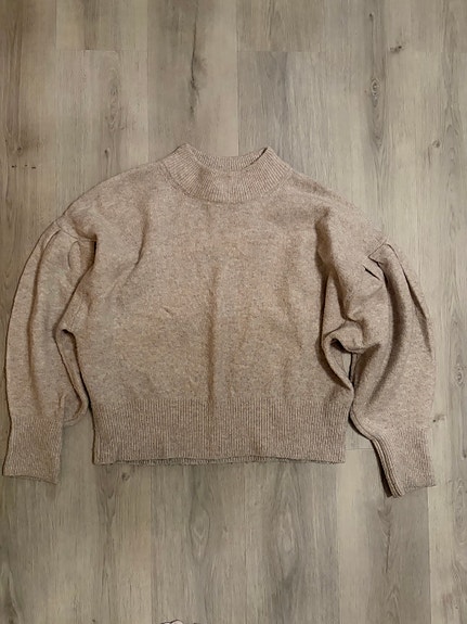 Beige neule